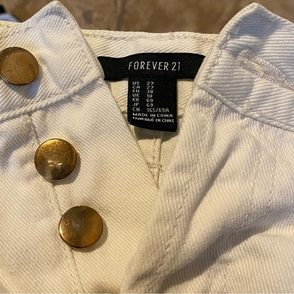 FOREVER 21 White Ripped Raw Hem Gold Studded Jean Shorts Size 27 - Picture 5 of 6